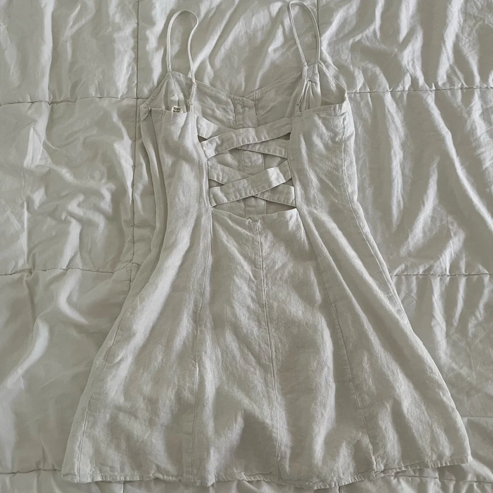 Garage - Strappy Back Linen Dress (White) - Picture 3 of 4